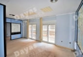 200m² locaux commerciaux pour vente à Torrevieja photo