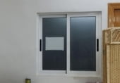 Local comercial en venta con 220m² en Elda foto