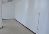 Local comercial en alquiler con 80m² en Elda foto