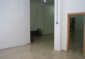 Local comercial en alquiler con 200m² en Elda foto