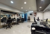 78m² salon de coiffure pour vente à Valladolid, dans le quartier de Parquesol photo