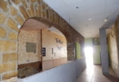 Local comercial en alquiler con 108m² en Boiro foto