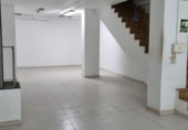 270m² commercial premises for sale in Huelva, Avenida Plaza Berrocal photo