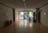 Local comercial en alquiler con 90m² en Martos foto