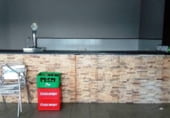 90m² commercial premises for sale in Badajoz photo
