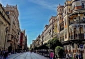 120m² commercial premises for rent in Seville, in the area of Holy Cross, Avenida AVENIDA DE LA CONSTITUCION photo