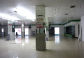 Local comercial en venta con 812m² en Pamplona, en la zona de Buztintxuri-Euntzetxiki foto