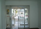 180m² commercial premises for sale in Quesada photo