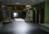 Local comercial en alquiler con 200m² en Ferrol foto