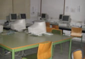 Local comercial en alquiler con 300m² en Ferrol foto