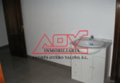 140m² commercial premises for sale in Chirivella photo