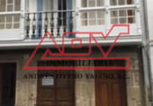 Local comercial en alquiler con 90m² en Ferrol foto