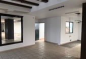 Local comercial en venta con 270m² en Lora del Río, Avenida De La Cruz, 2 foto