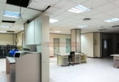 180m² offices for sale in Logroño photo