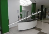 Local comercial en venta con 350m² en Logroño foto
