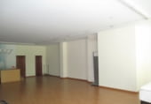 Local comercial en alquiler con 122m² en Lugo foto