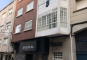 Edificio en venta en Cambados foto