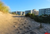 85m² commercial premises for sale in Laredo photo