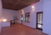 Local comercial en alquiler con 170m² en Segovia foto