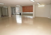 270m² commercial premises for sale in Tarrasa photo