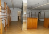 255m² commercial premises for rent in Grado photo