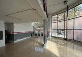 174m² locaux commerciaux pour location à Cornellà de Llobregat photo