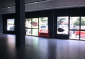 Local comercial en alquiler con 200m² en Granada, en la zona de Villarejo foto
