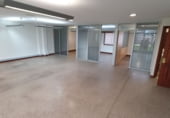 
Oficina
en alquiler
con 120m² en A Coruña, en la zona de Os Mallos foto