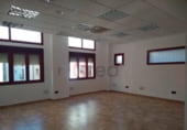 Local comercial en alquiler con 150m² en Cuenca foto