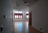 Local comercial en alquiler con 150m² en Cuenca foto