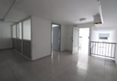 Local comercial
en lloguer
amb 210m² a Oviedo, a la zona de Ventanielles foto