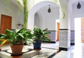 331m² hotel for sale in Loja photo