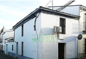 Local comercial en venta con 135m² en Bodonal de la Sierra foto