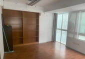 Local comercial en alquiler con 100m² en Torrevieja foto