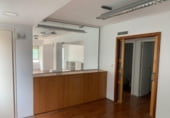 Local comercial en alquiler con 100m² en Torrevieja foto