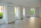 208m² office for rent in Madrid, in the area of Almagro photo