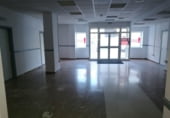 500m² commercial premises for sale in Badajoz photo