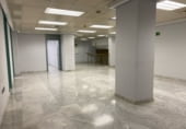 2960m² offices for sale in Jaén photo