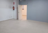Local comercial en alquiler con 146m² en Jaén, Calle Maestra, 3 foto
