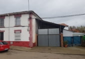 323m² warehouse industrial for sale in Garrafe de Torío photo
