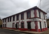 323m² warehouse industrial for sale in Garrafe de Torío photo