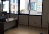 Oficina en venta con 105m² en Sevilla, en la zona de Barriada Pino Montano foto