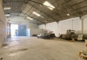 405m² warehouse for sale in Morón de la Frontera photo