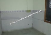 Local comercial en venta con 145m² en Logroño foto