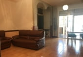 Edificio en venta con 180m² en Tarrasa foto