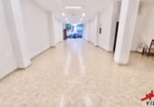 85m² commercial premises for sale in Laredo photo