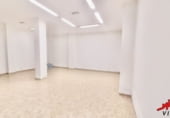 85m² commercial premises for sale in Laredo photo