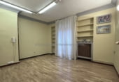 88m² bureau pour location à Logroño photo