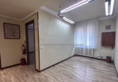 88m² bureau pour location à Logroño photo