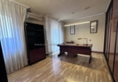 88m² bureau pour location à Logroño photo
